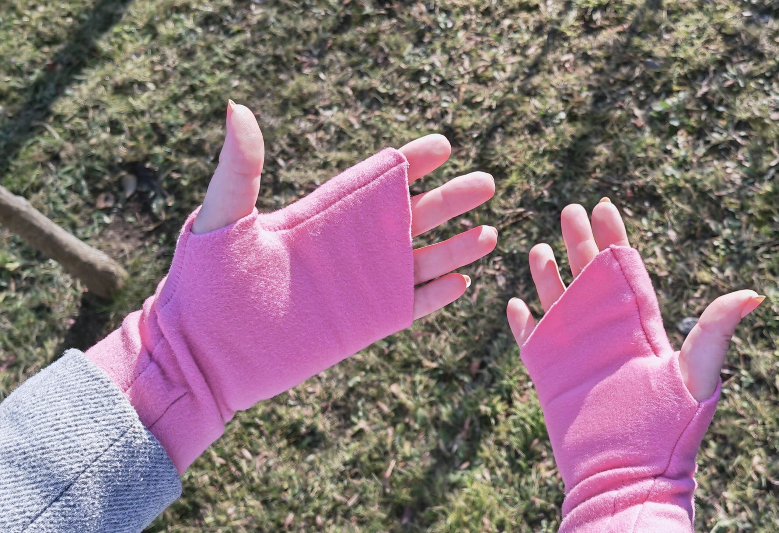 officesoft | irodai kesztyű | hideg kezek ellen | irodaikesztyu.hu | kesztyű munkához | kesztyű otthonra | téli kesztyű | hideg kéz | polár kesztyű | kézmelegítő | kéz melegítő | melegítő pokróc | home office