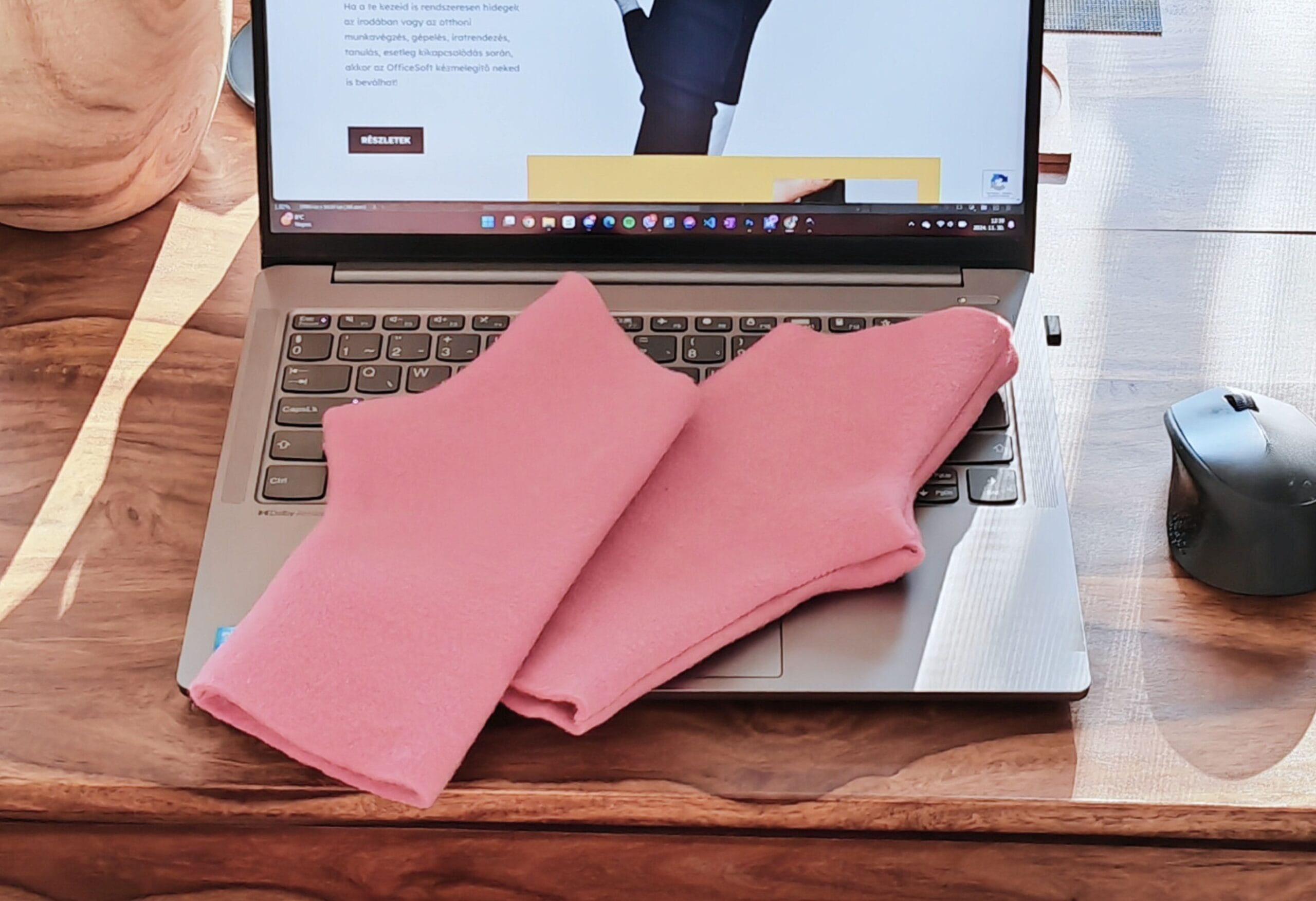 officesoft | irodai kesztyű | hideg kezek ellen | irodaikesztyu.hu | kesztyű munkához | kesztyű otthonra | téli kesztyű | hideg kéz | polár kesztyű | kézmelegítő | kéz melegítő | melegítő pokróc | home office